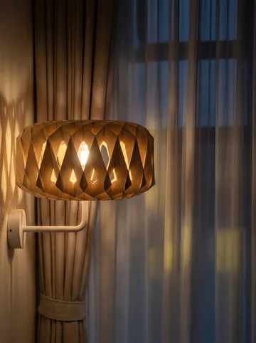 Signature 25 vägglampa - Björk, Ø28x15,5 cm - Pilke