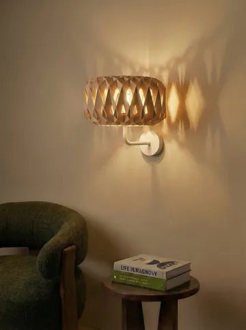 Signature 25 vägglampa - Björk, Ø28x15,5 cm - Pilke