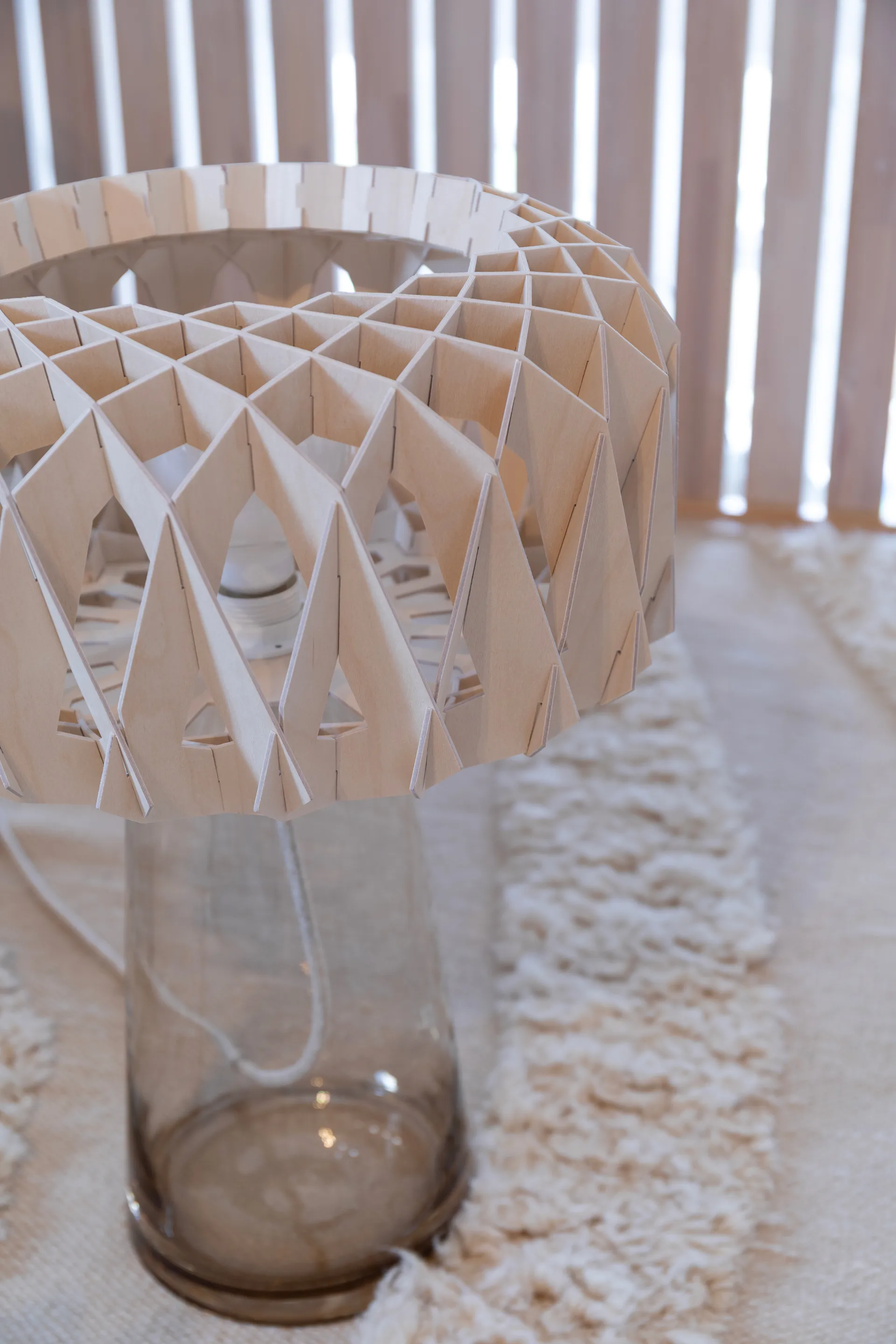 Signature 35 bordslampa, Amber-björk, Ø36,5x53 cm Pilke