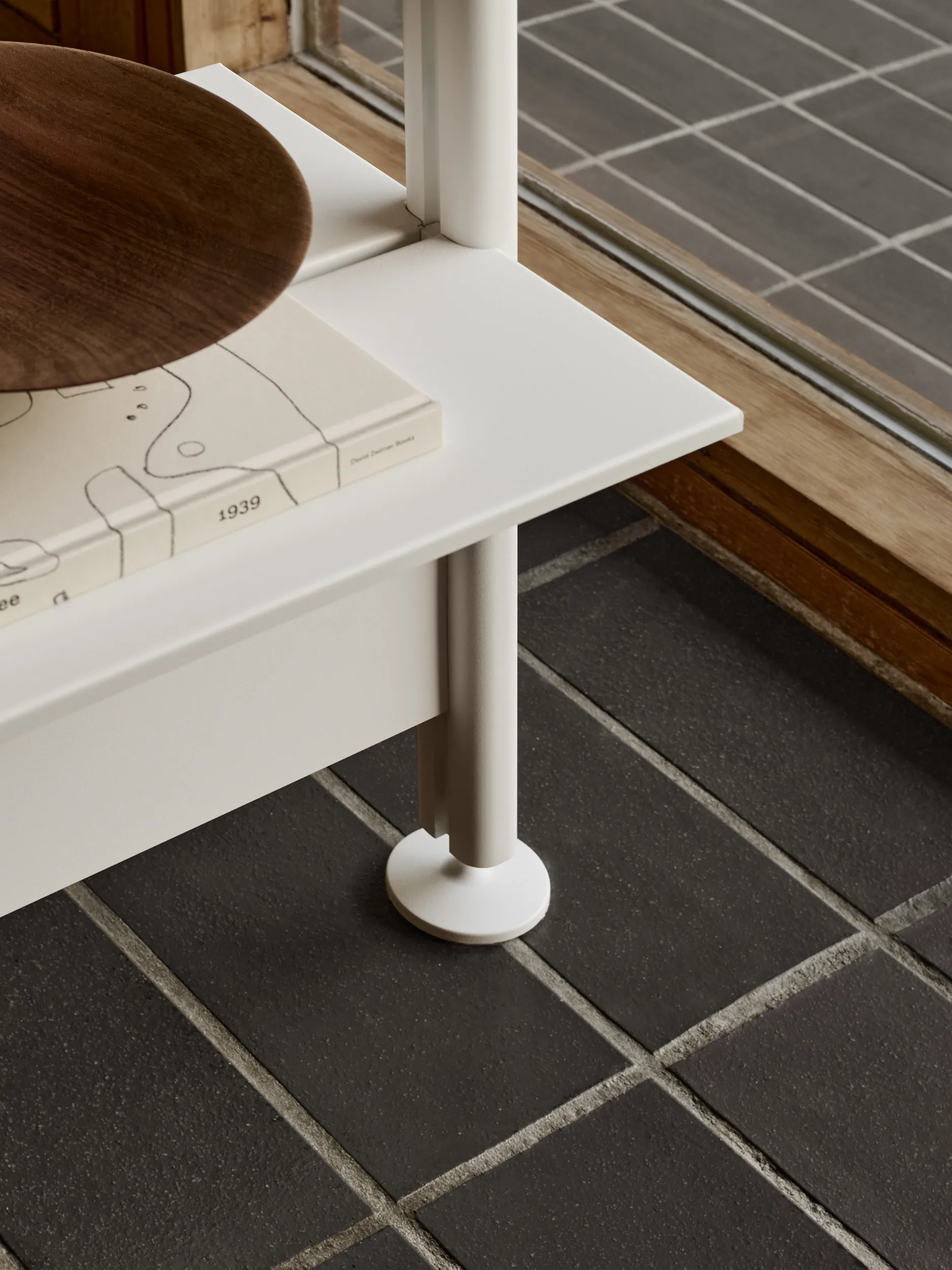 Pira G2 hyllsystem F C A White/Walnut 256-264 cm Pira