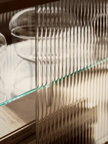 Pira vitrinskåp - Valnöt-räfflat glas, 90x31 cm, glasrygg - Pira