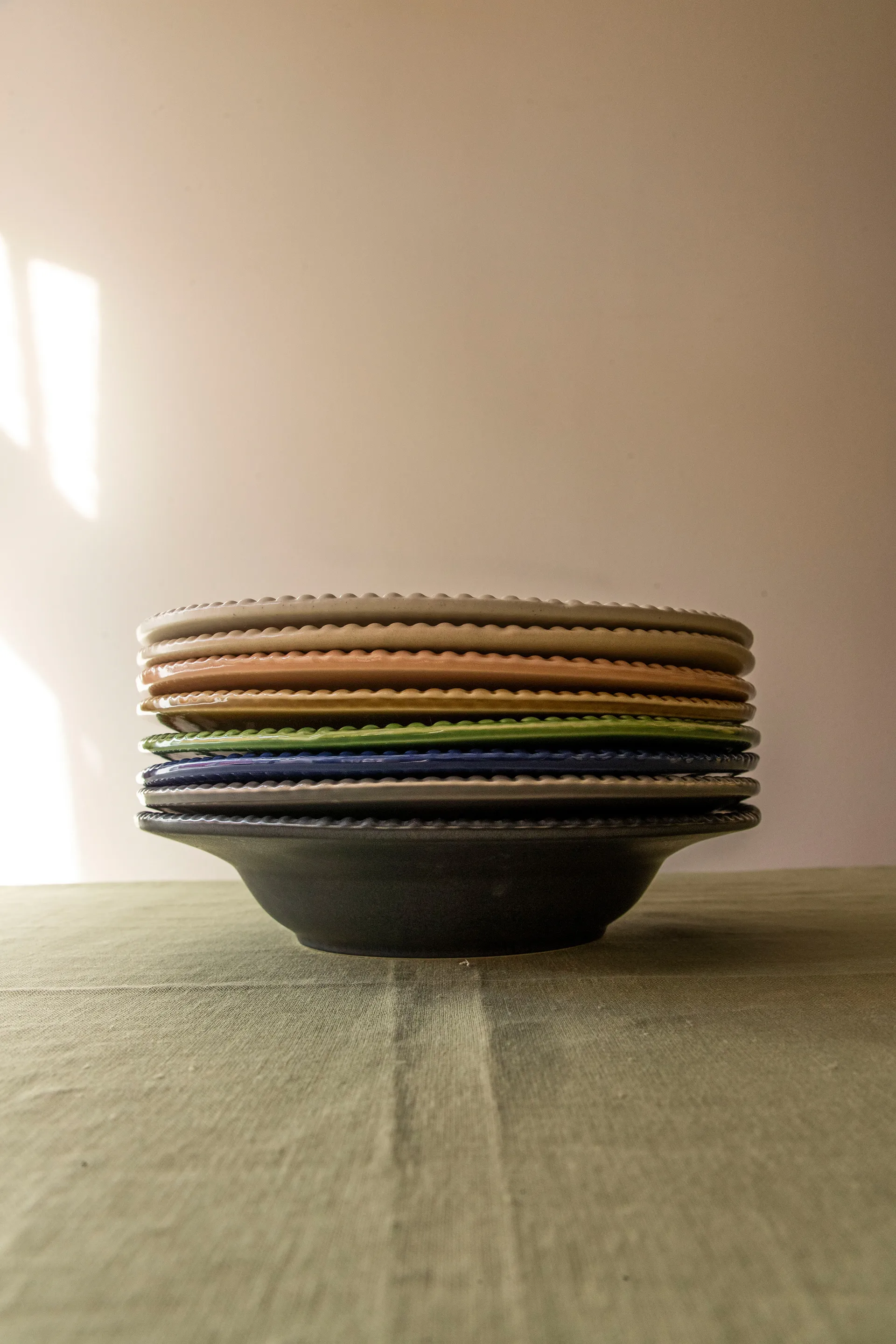 Daria pastatallrik Ø35 cm, Sand PotteryJo