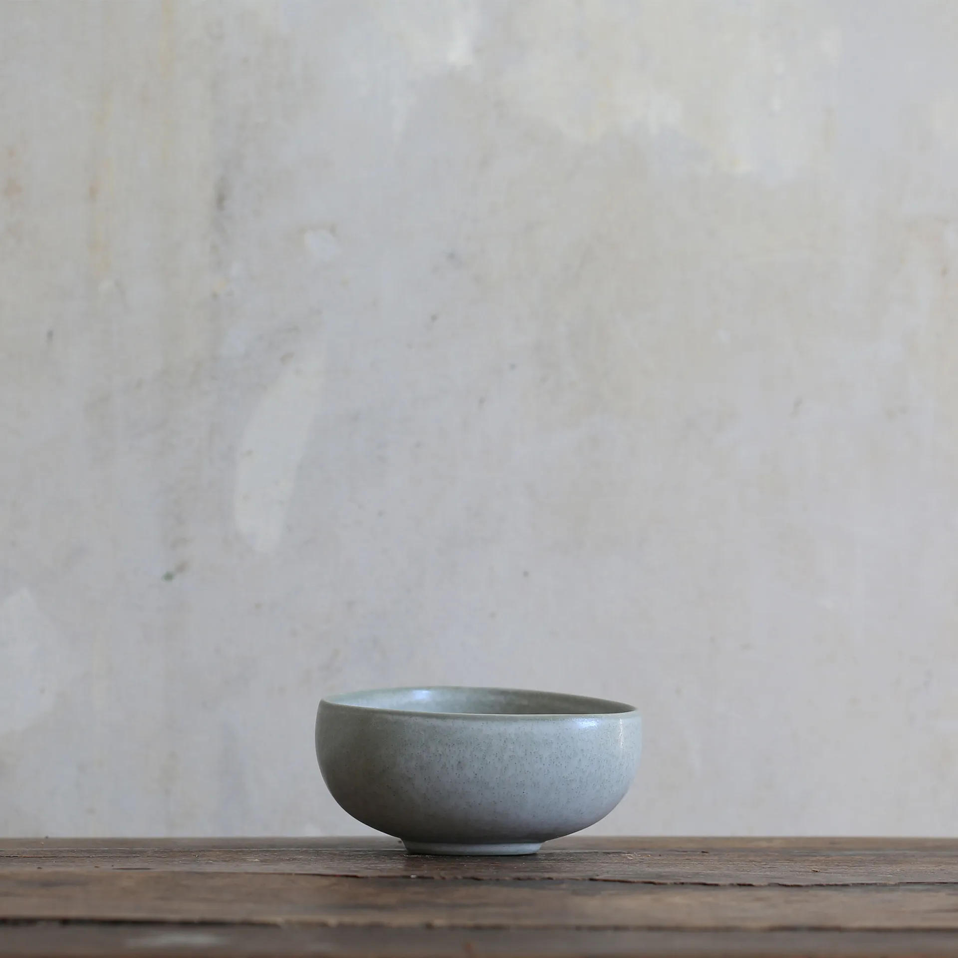 Bowl no. 8, Ash grey Ro Collection