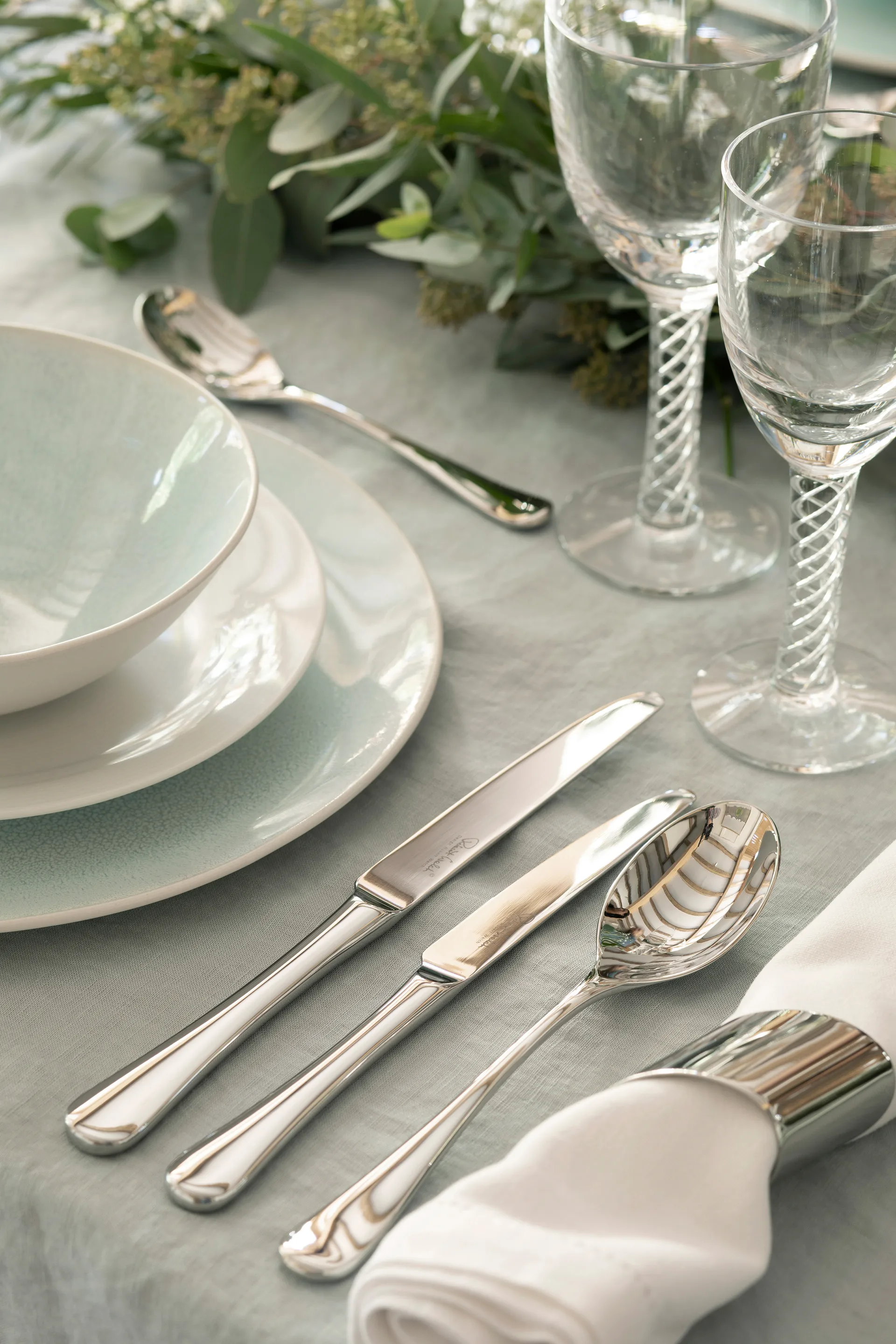 Radford bestickset blank, 56 delar Robert Welch