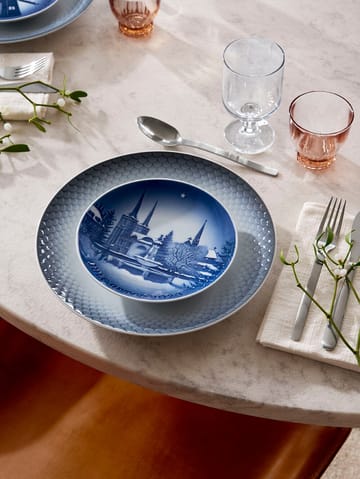 Bing & Grøndahl Collectibles jultallrik 2023 - Christmas in Roskilde Ø18 cm - Royal Copenhagen