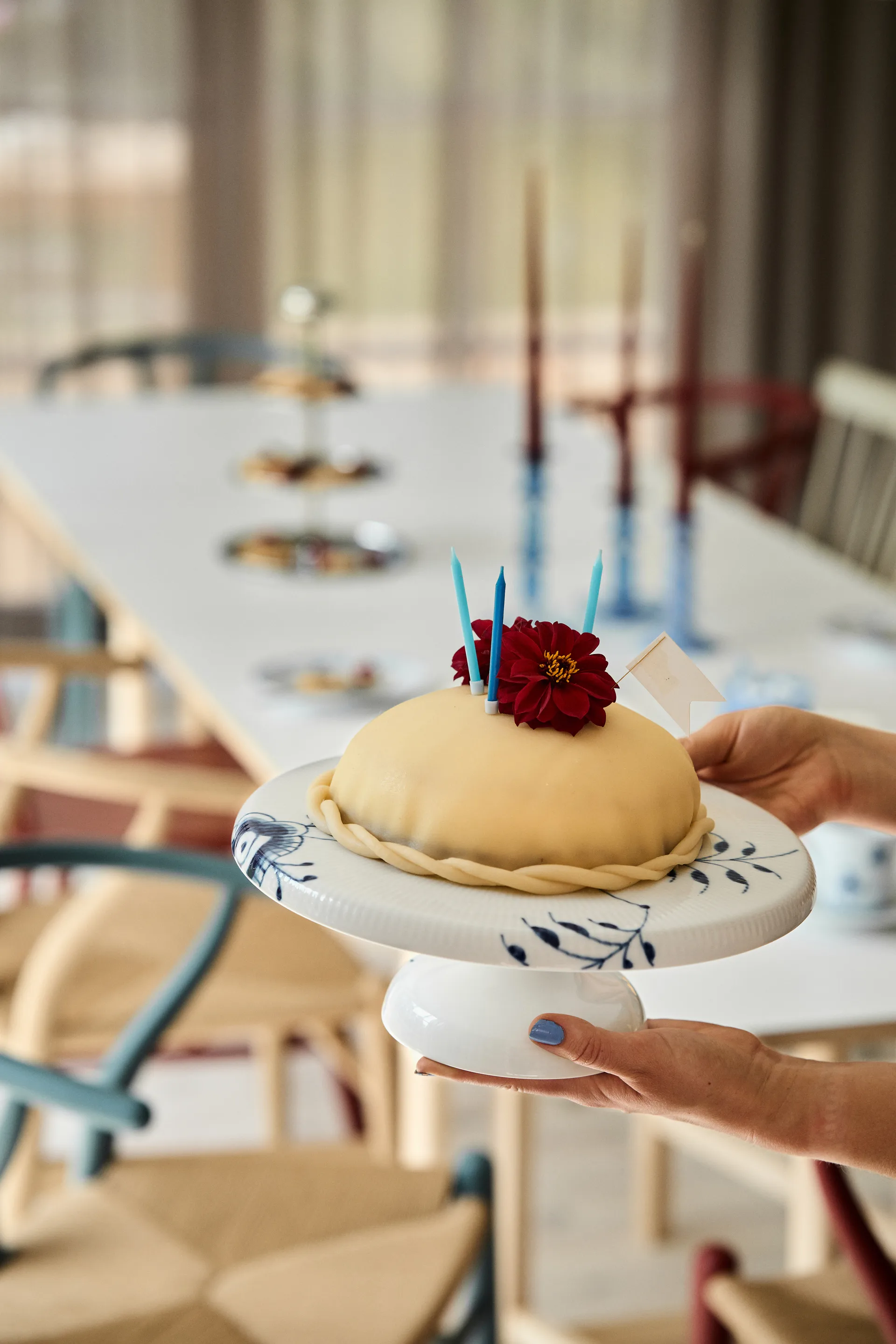 Blue Fluted Mega fat på fot, 29,5 cm Royal Copenhagen