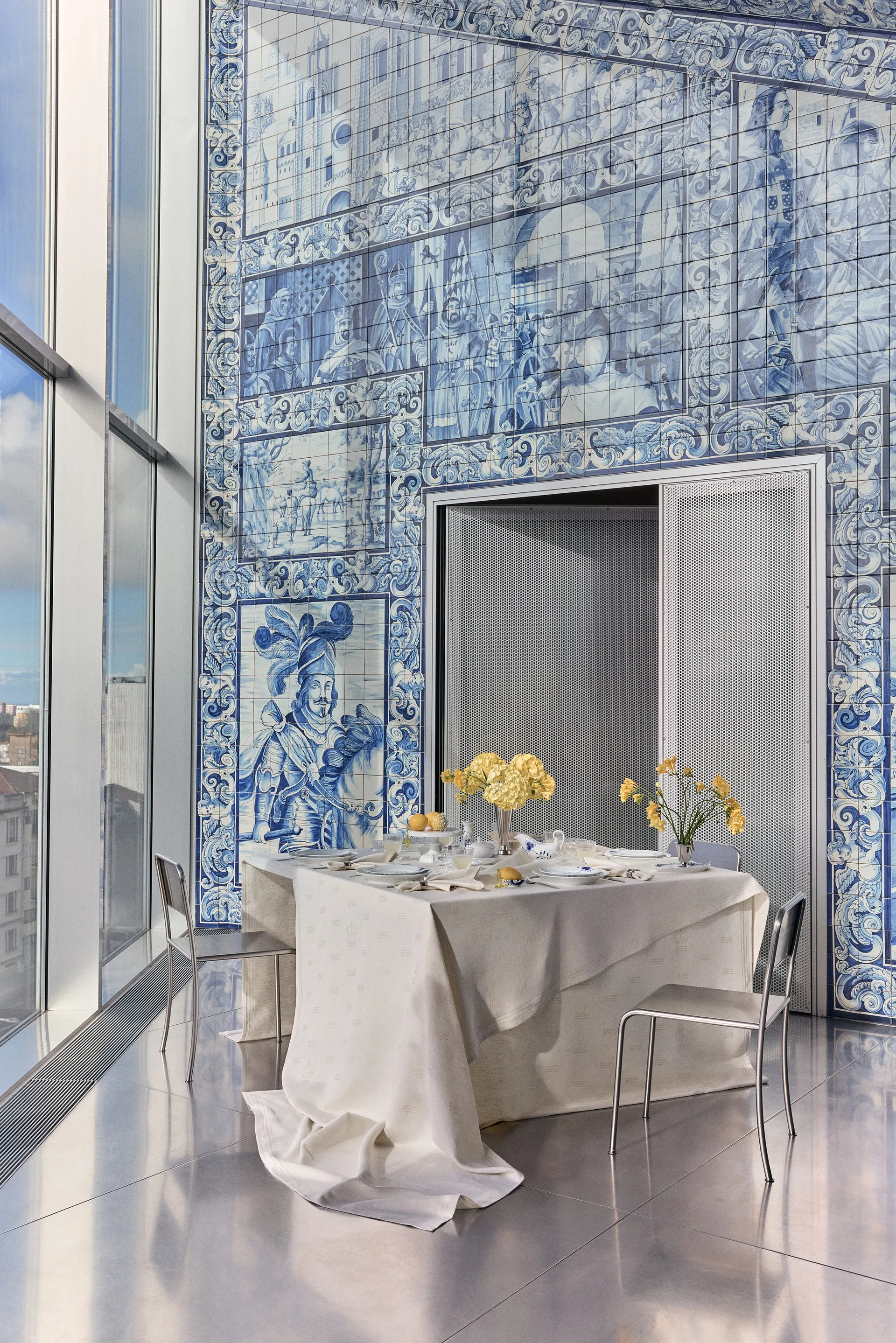 Blue Fluted Mega Limited Edition assiett Ø22 cm, White-blue Royal Copenhagen