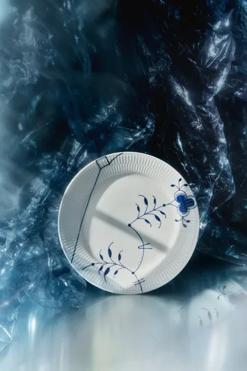 Blue Fluted Mega Limited Edition tallrik Ø27 cm - White-blue - Royal Copenhagen