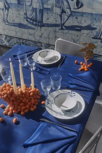 Blue Fluted Mega Limited Edition tallrik Ø27 cm - White-blue - Royal Copenhagen