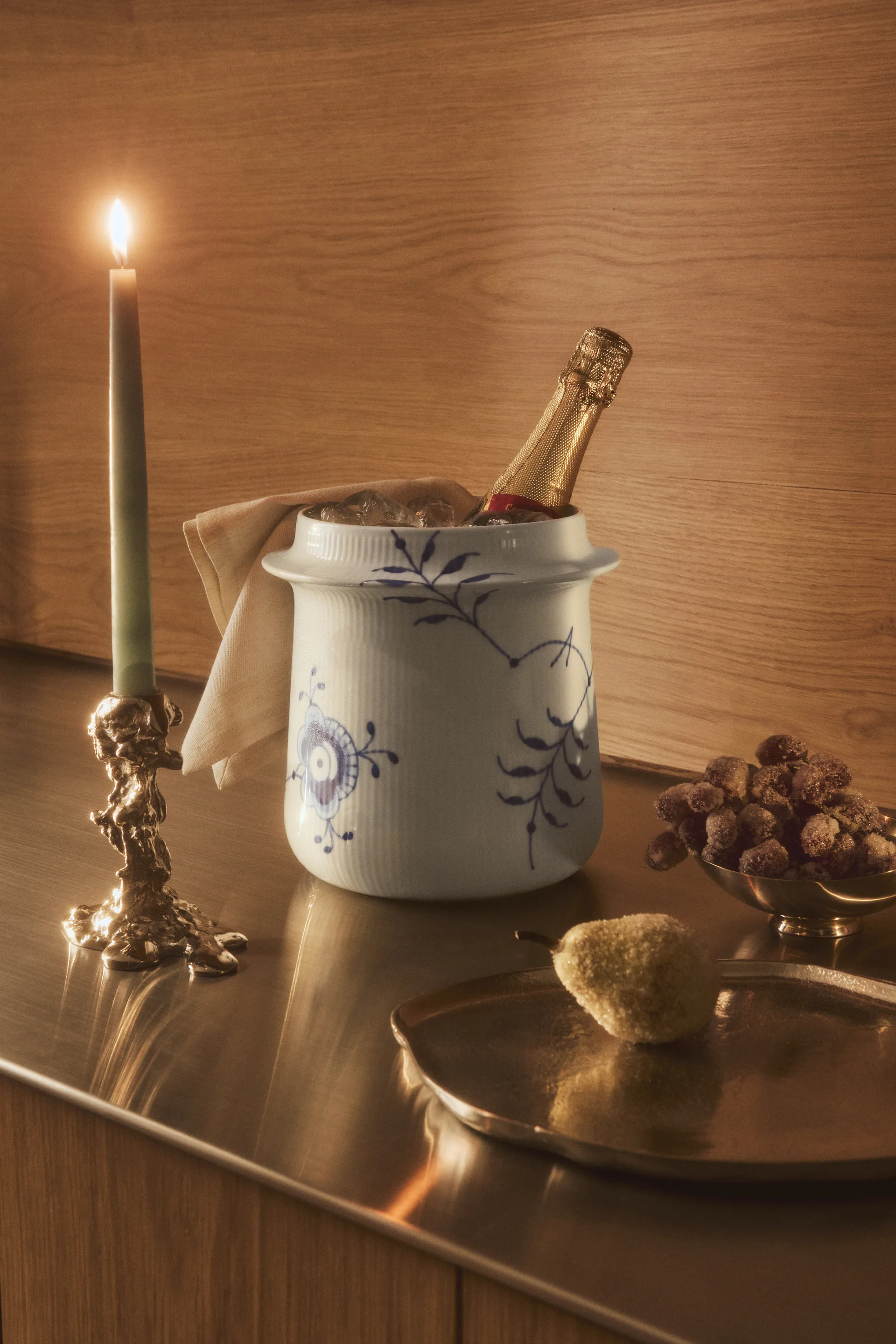 Blue Fluted Mega vinkylare 21,5 cm, White-blue Royal Copenhagen