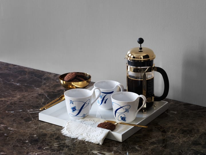 Musselmalet räfflat Alphabet mugg 33 cl, F Royal Copenhagen