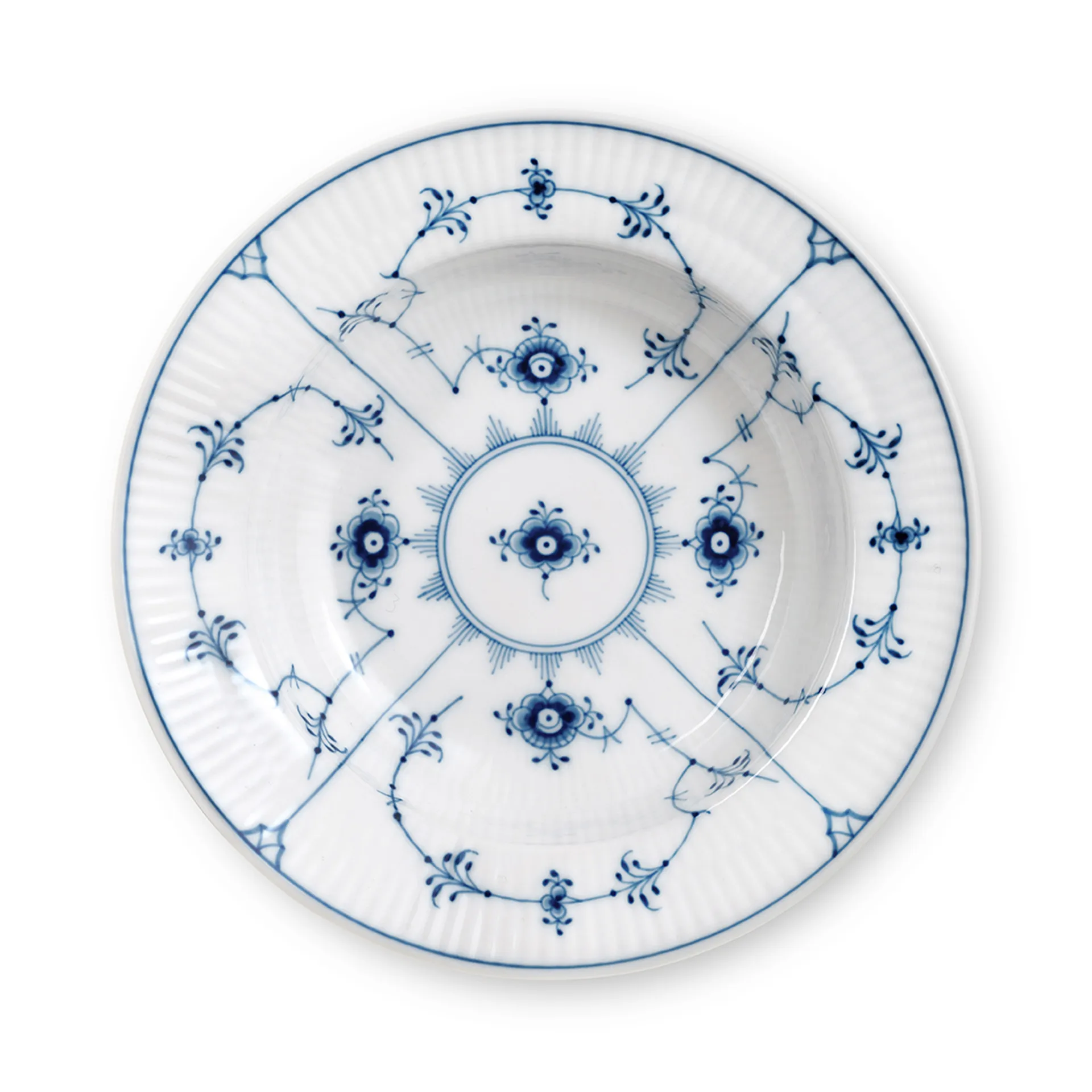 Musselmalet räfflat djup tallrik med bräm, Ø17 cm Royal Copenhagen