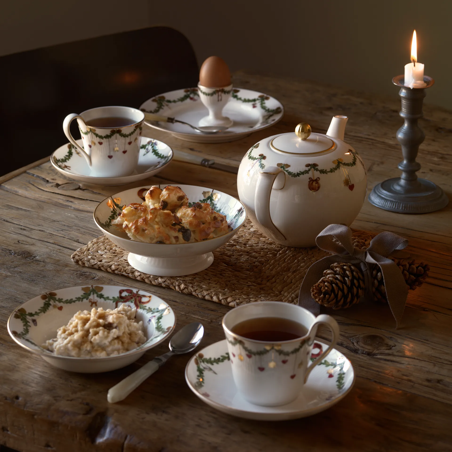 Star Fluted Christmas djup tallrik, Ø 24 cm Royal Copenhagen