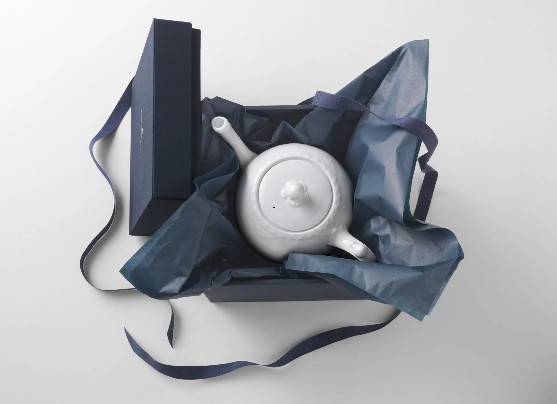 White Fluted Half Lace tekanna, 1 liter Royal Copenhagen