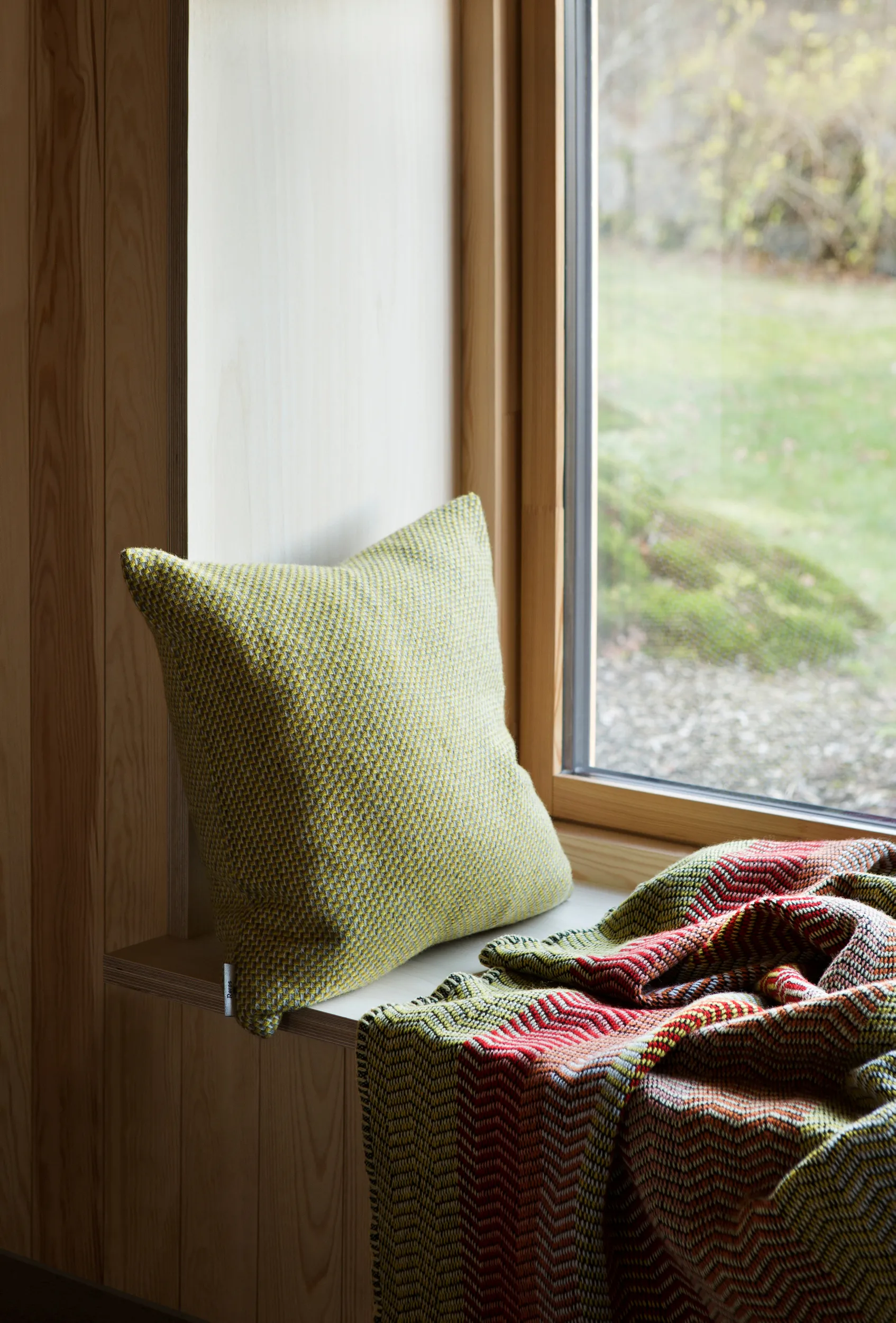 Fri filt 150x200 cm, Summer red Røros Tweed