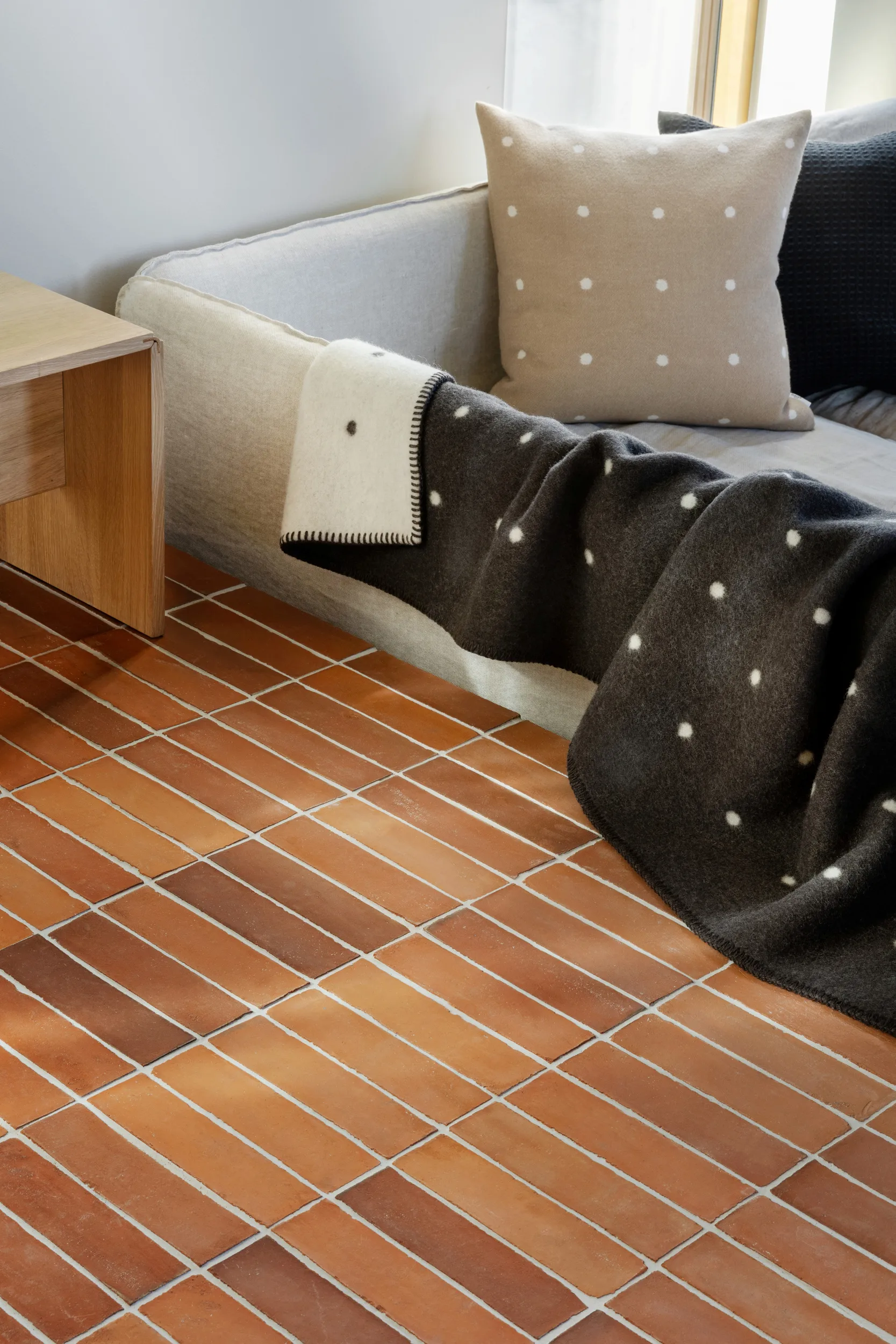 Pastille filt 135x200 cm, Black and white Røros Tweed