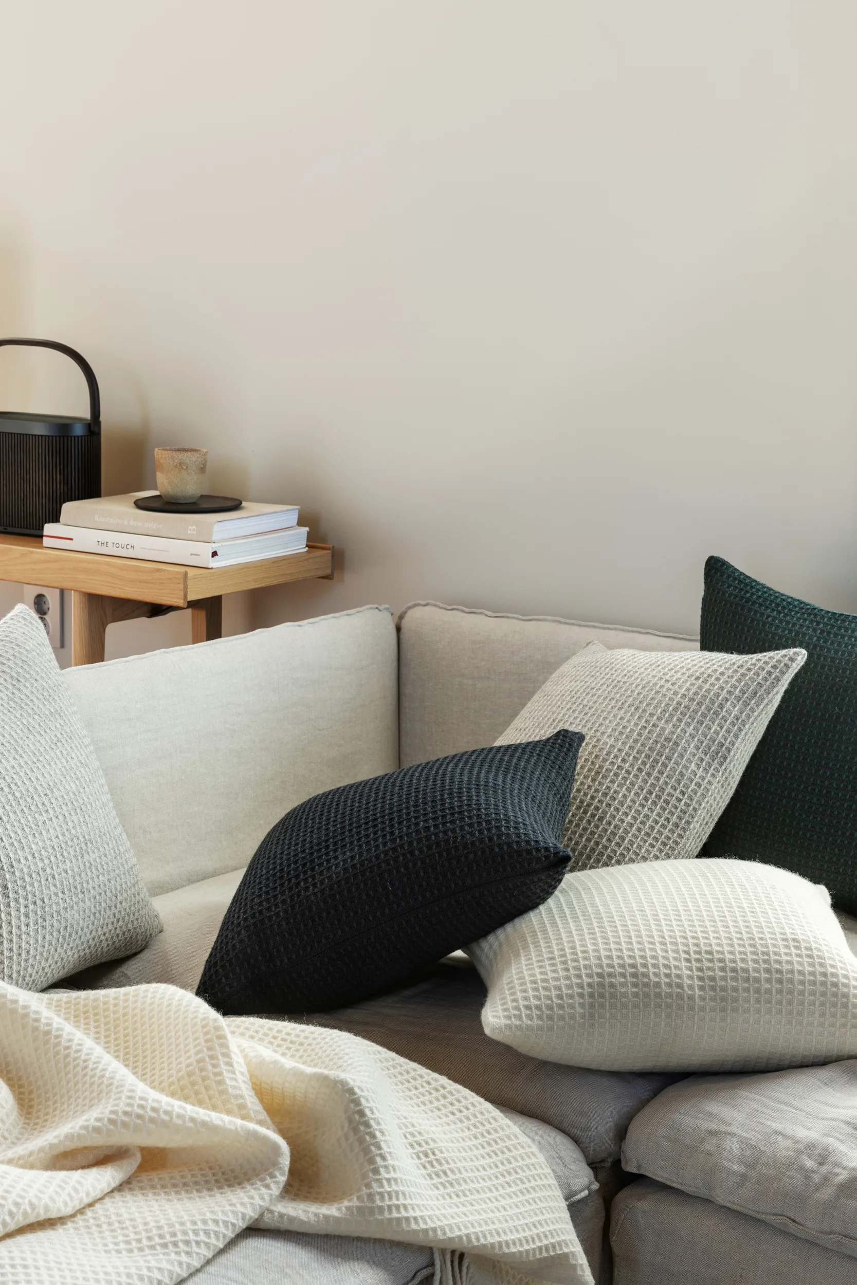 Vega kudde 50x50 cm, Natural Røros Tweed