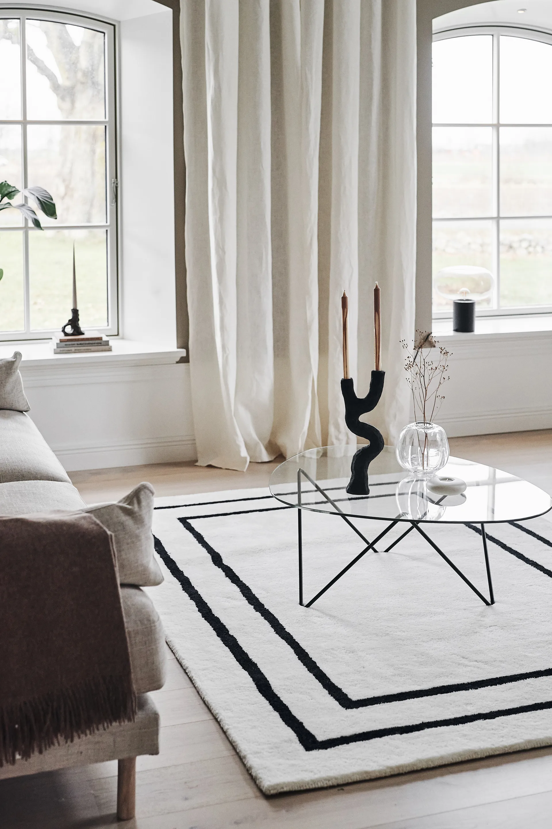 Borders ullmatta, Vit-svart 170x240 cm Scandi Living