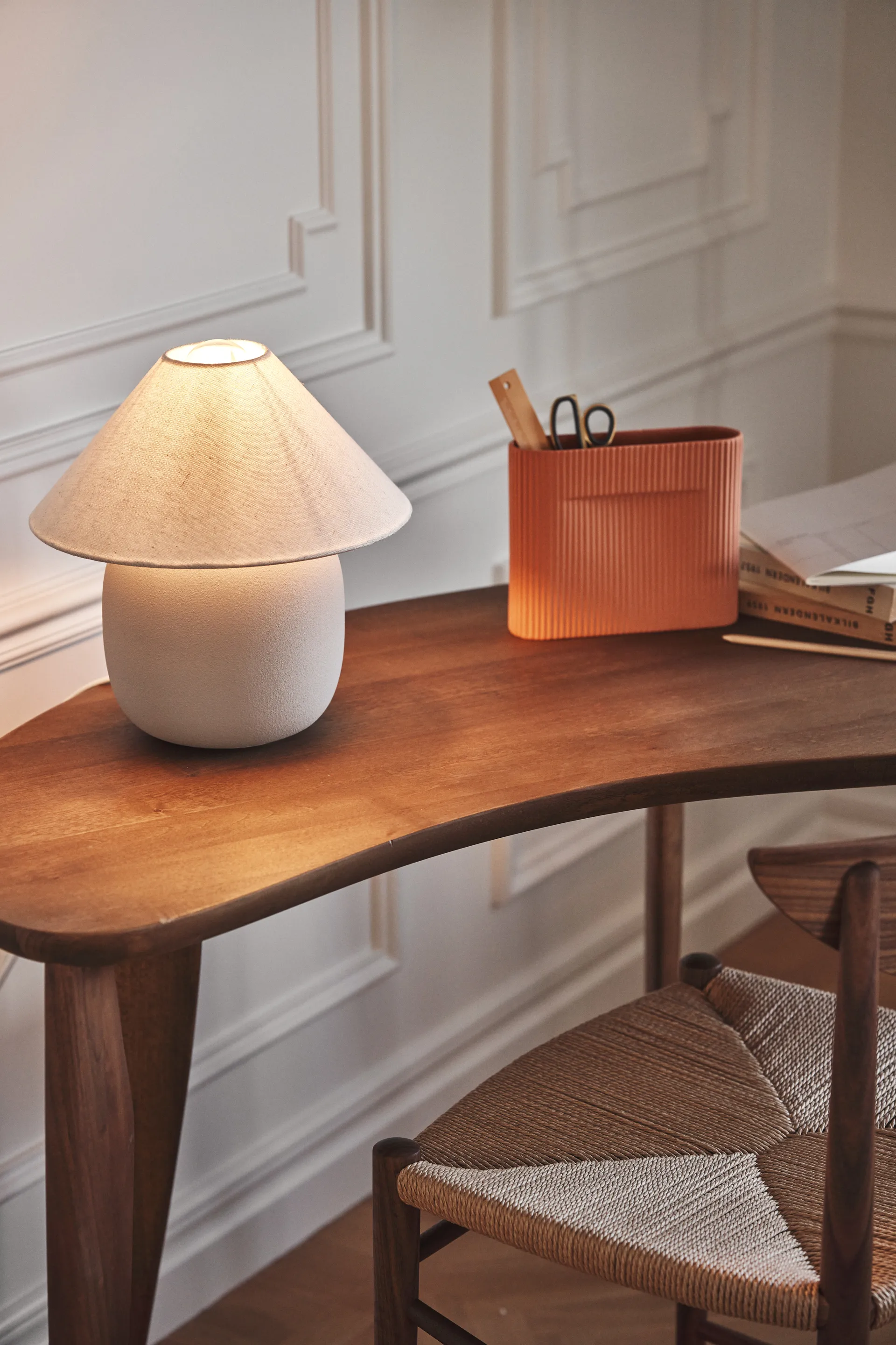 Boulder bordslampa 29 cm beige-white Scandi Living