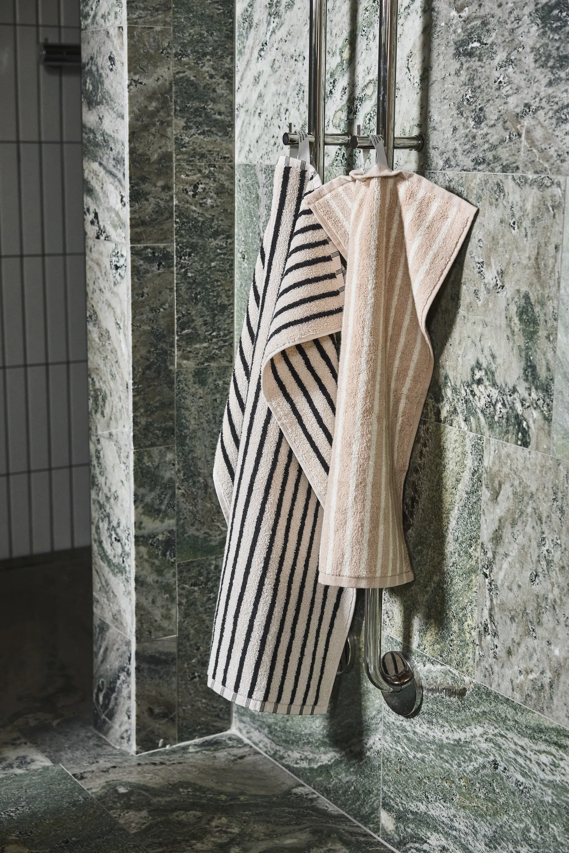 Drift handduk 30x50 cm, Beige-vit Scandi Living