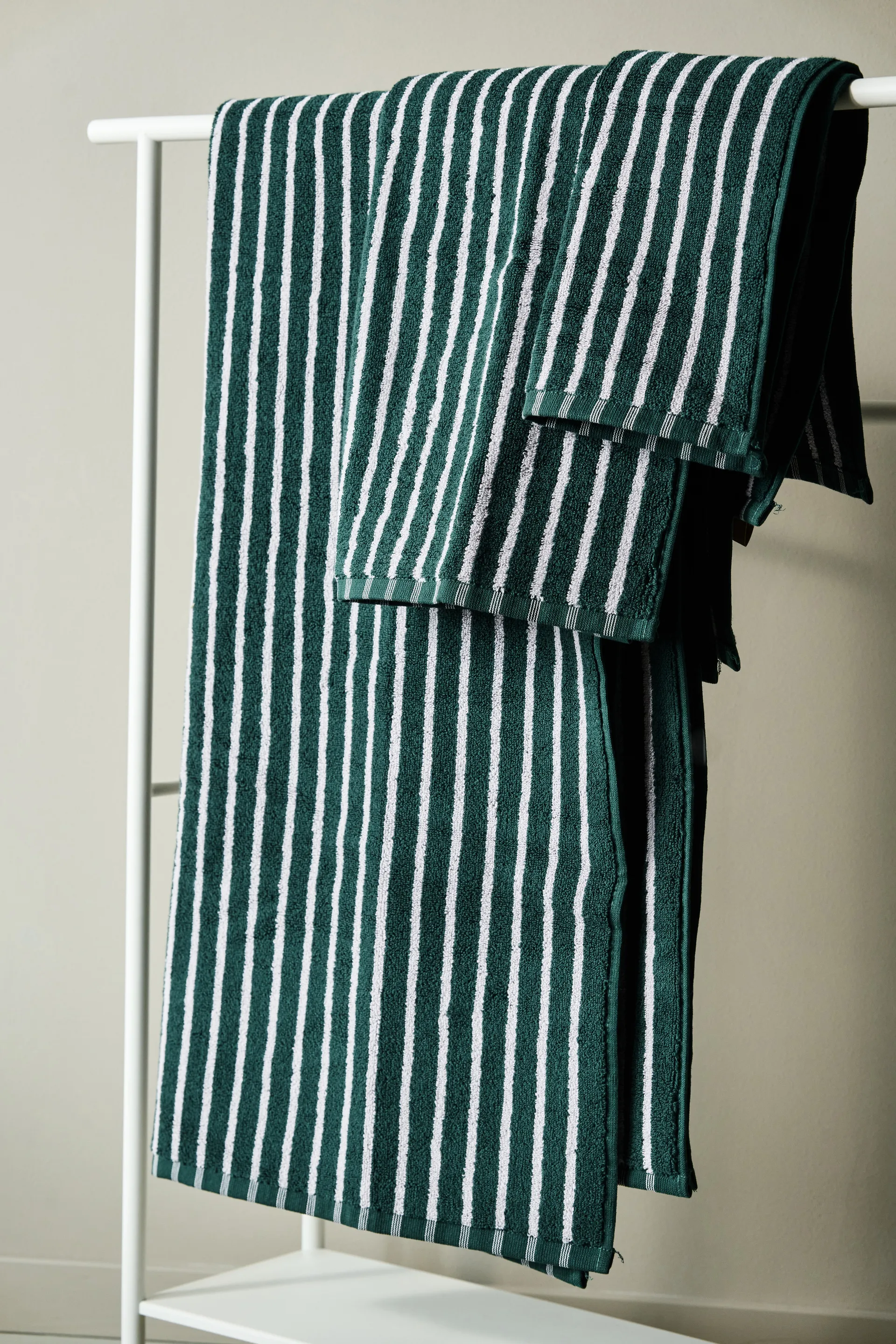 Drift handduk 30x50 cm, Grön-lila Scandi Living