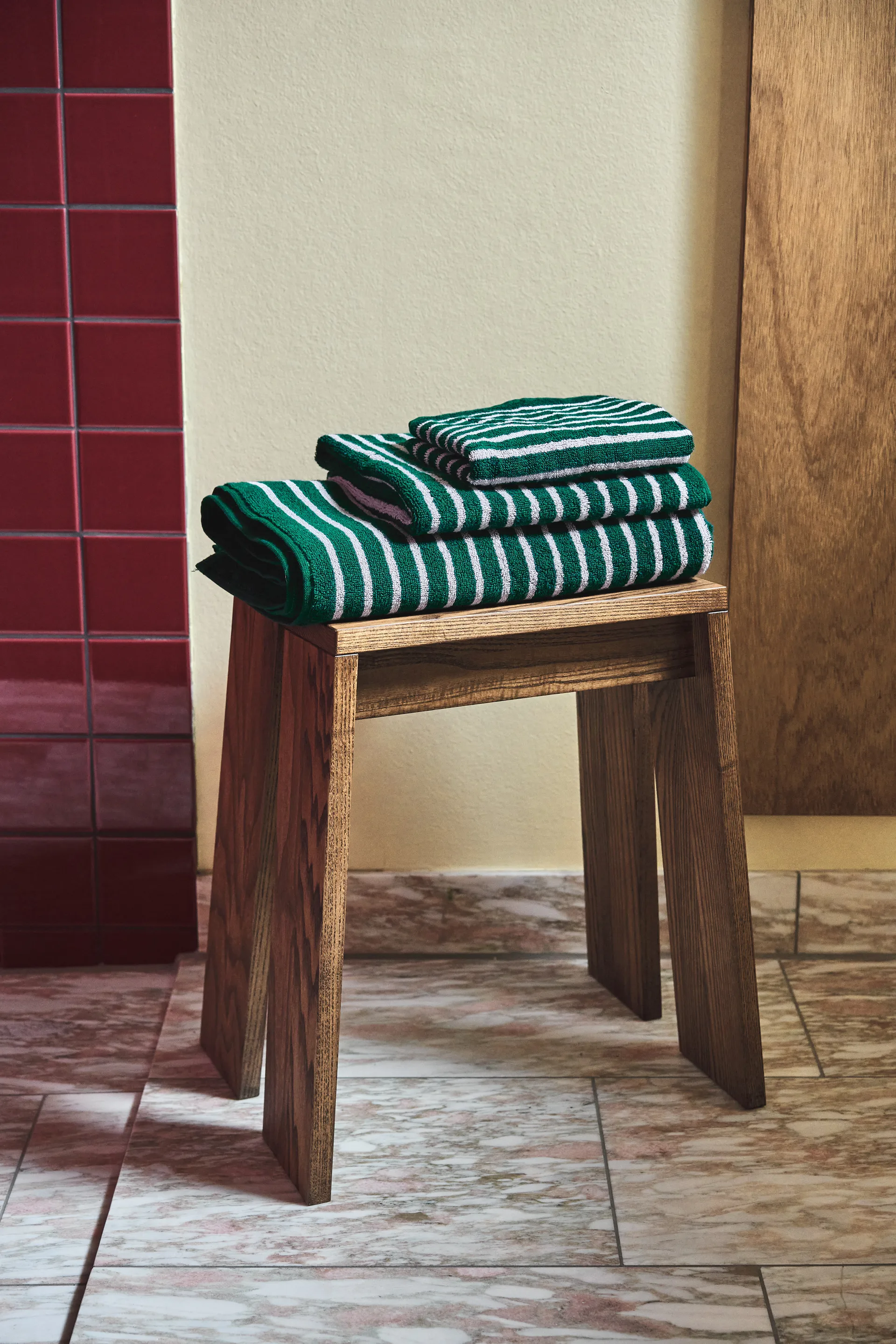 Drift handduk 30x50 cm, Grön-lila Scandi Living