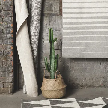 Fade matta stor concrete (ljusgrå) - 150x200 cm - Scandi Living