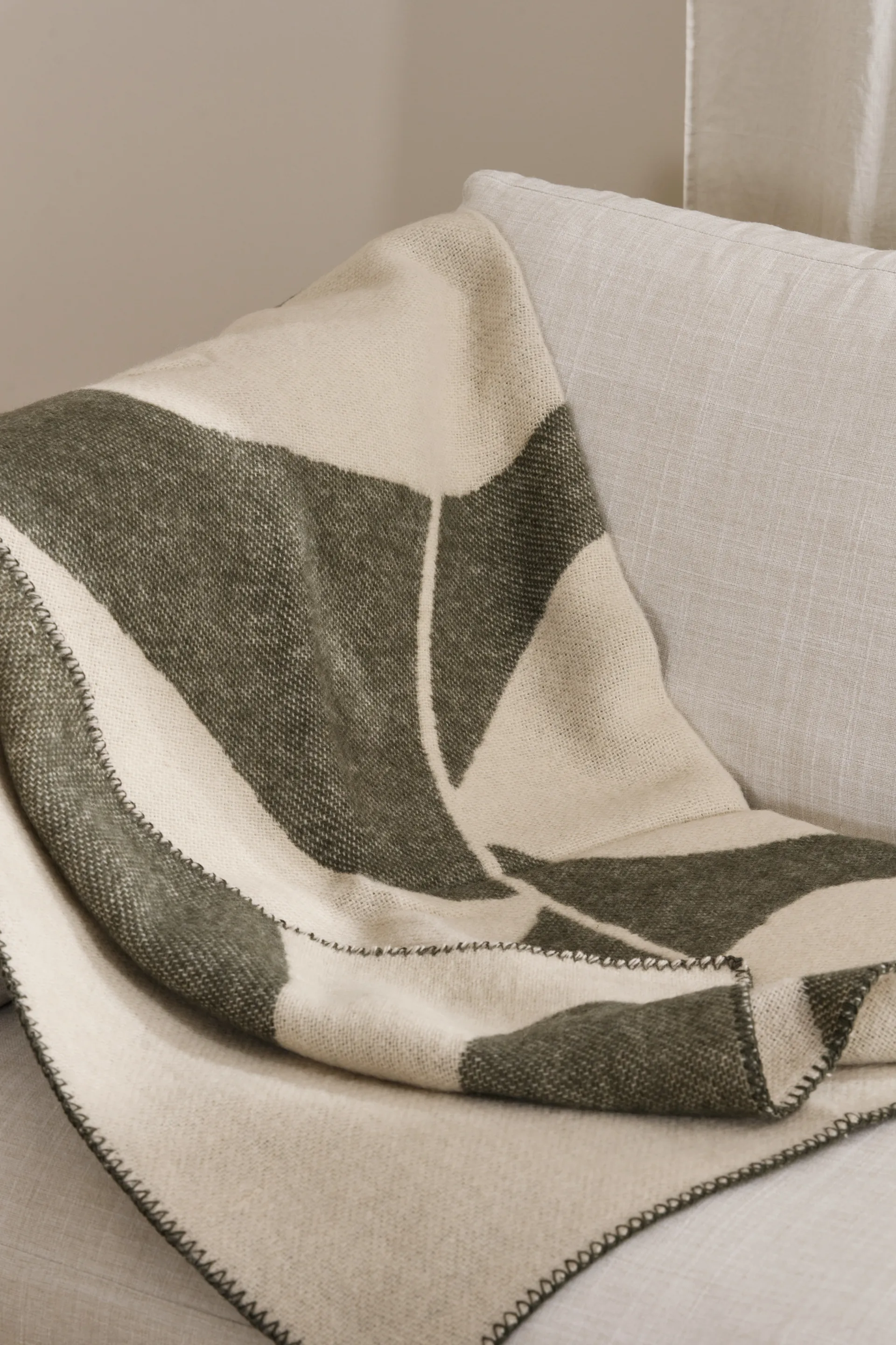 Leaf ullpläd 130x170 cm, Khaki grön Scandi Living