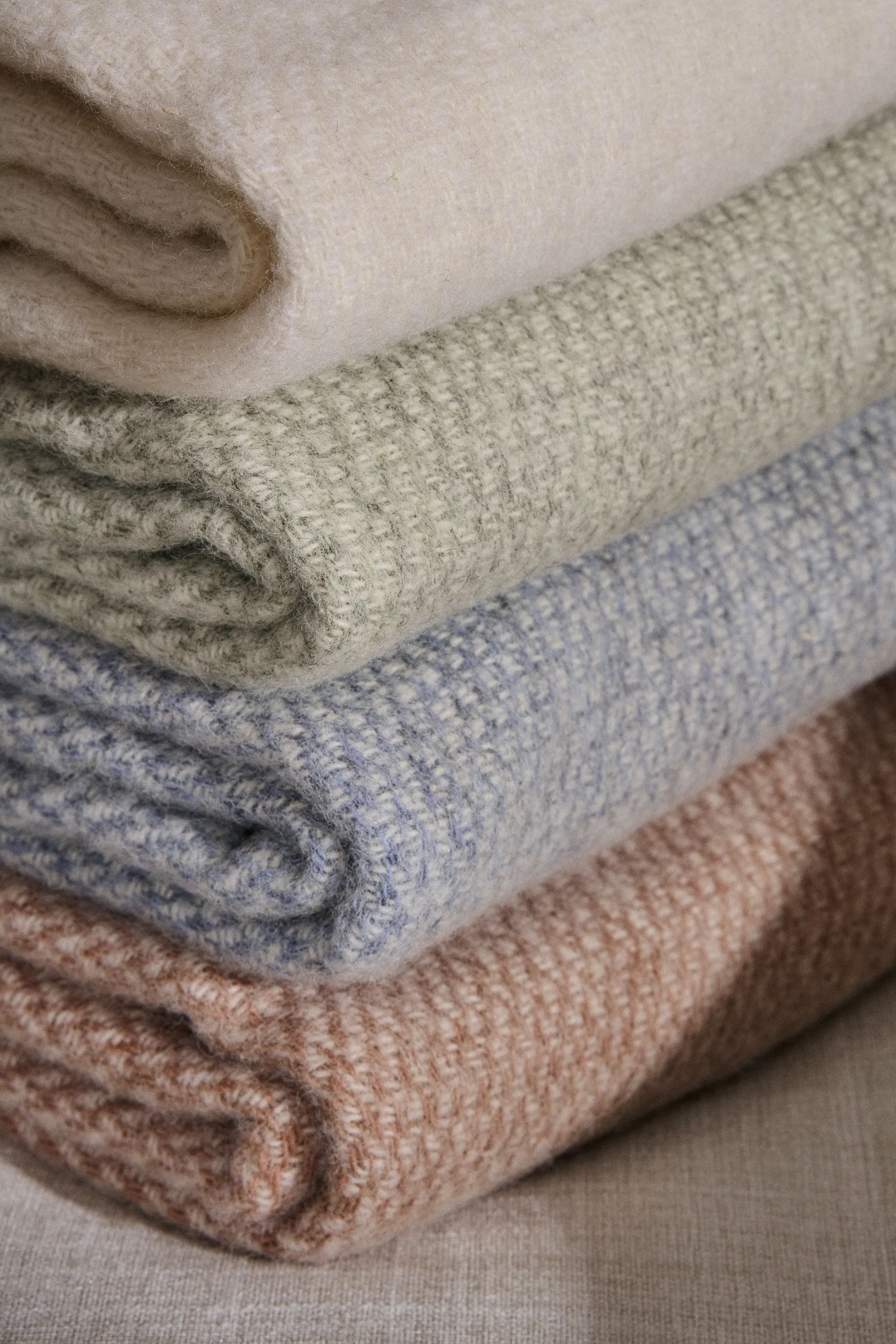 Sandstone ullpläd 130x180 cm, Duvblå Melange Scandi Living