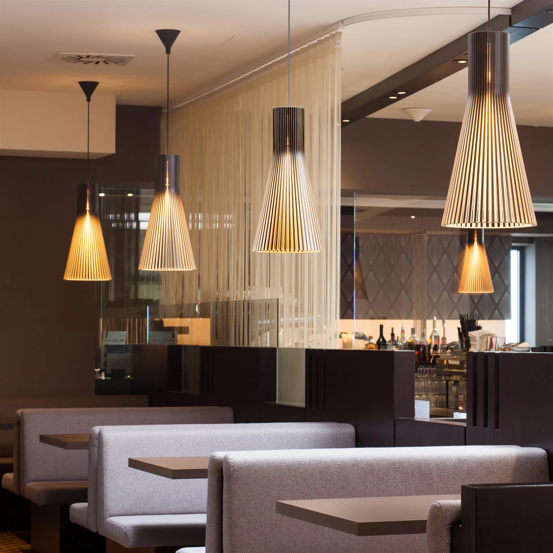 Secto 4200 taklampa, black laminated Secto Design