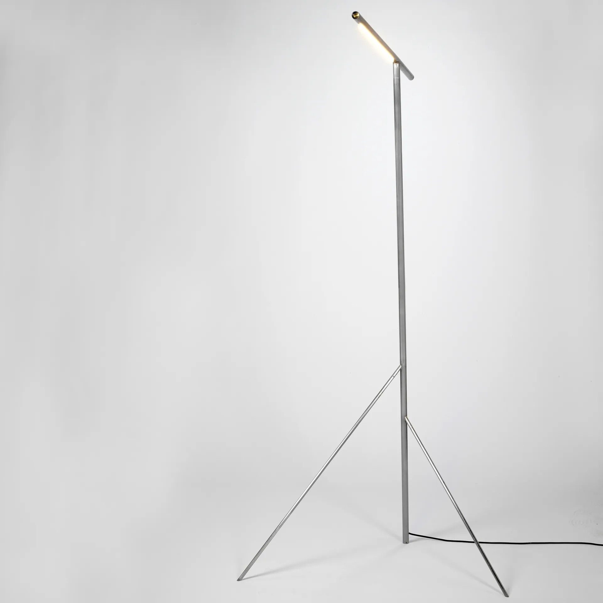 Mattia golvlampa, Steel-brass Serax