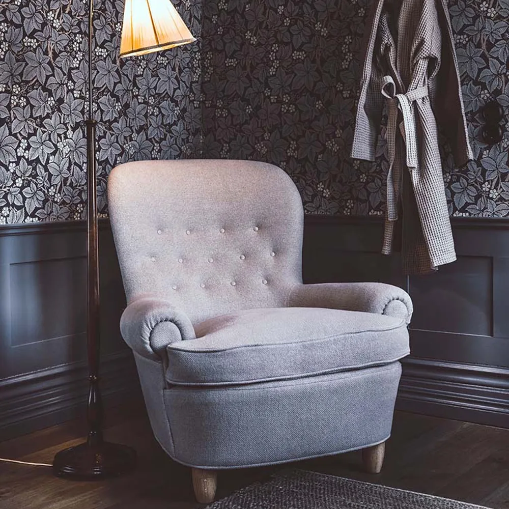 Jättepaddan fåtölj, Coda 222 beige-lackade ekben Sjögren