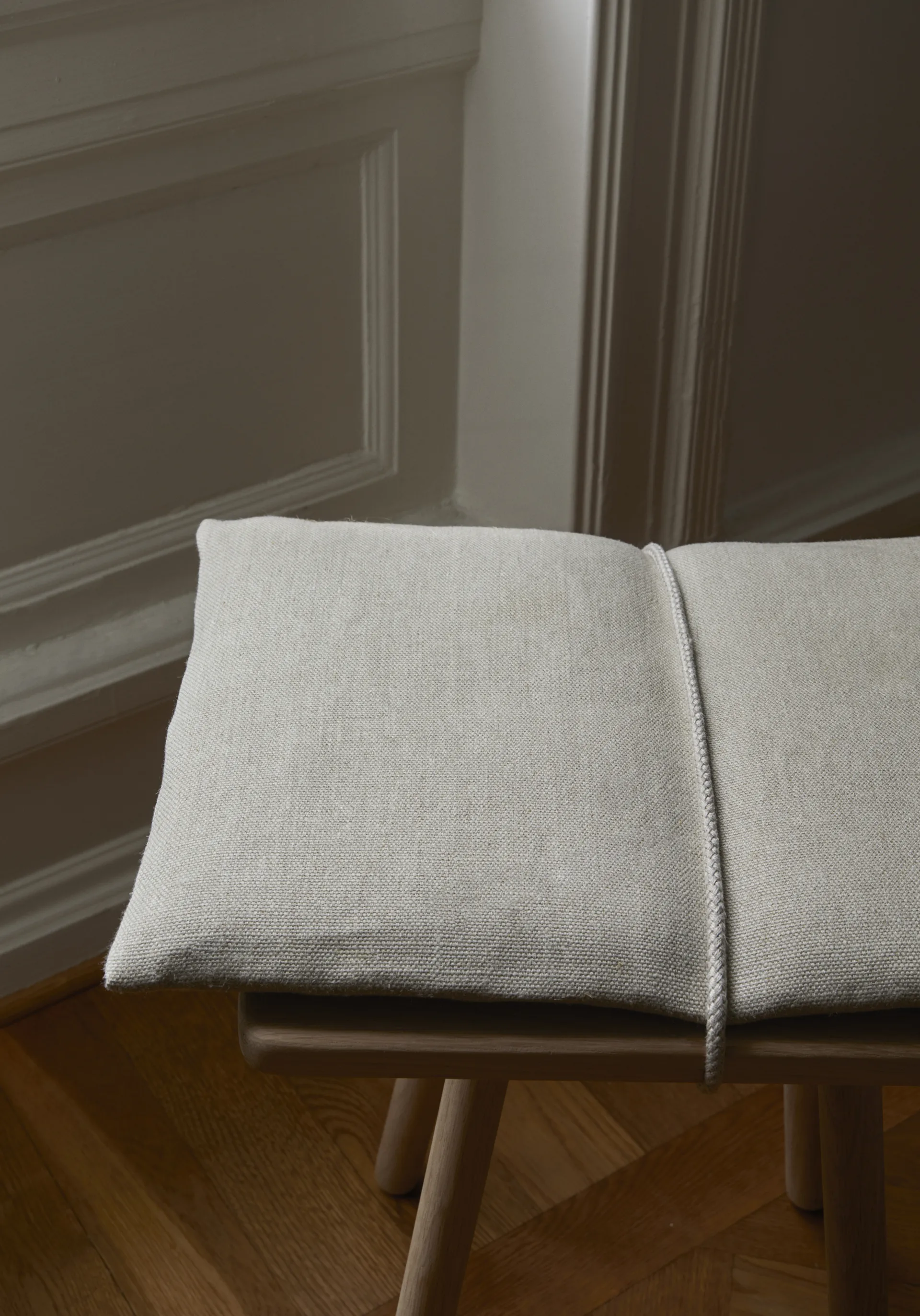 Georg linnedyna med rem till pall/barstol, Beige Skagerak