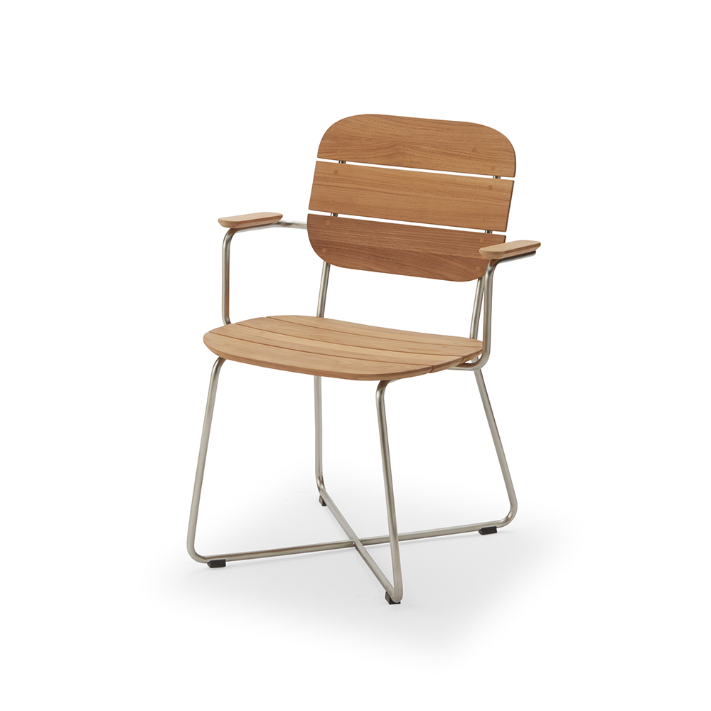 Skagerak Lilium karmstol teak, rostfritt stål | Skandinavisk Design | Trädgårdsstolar | Brun