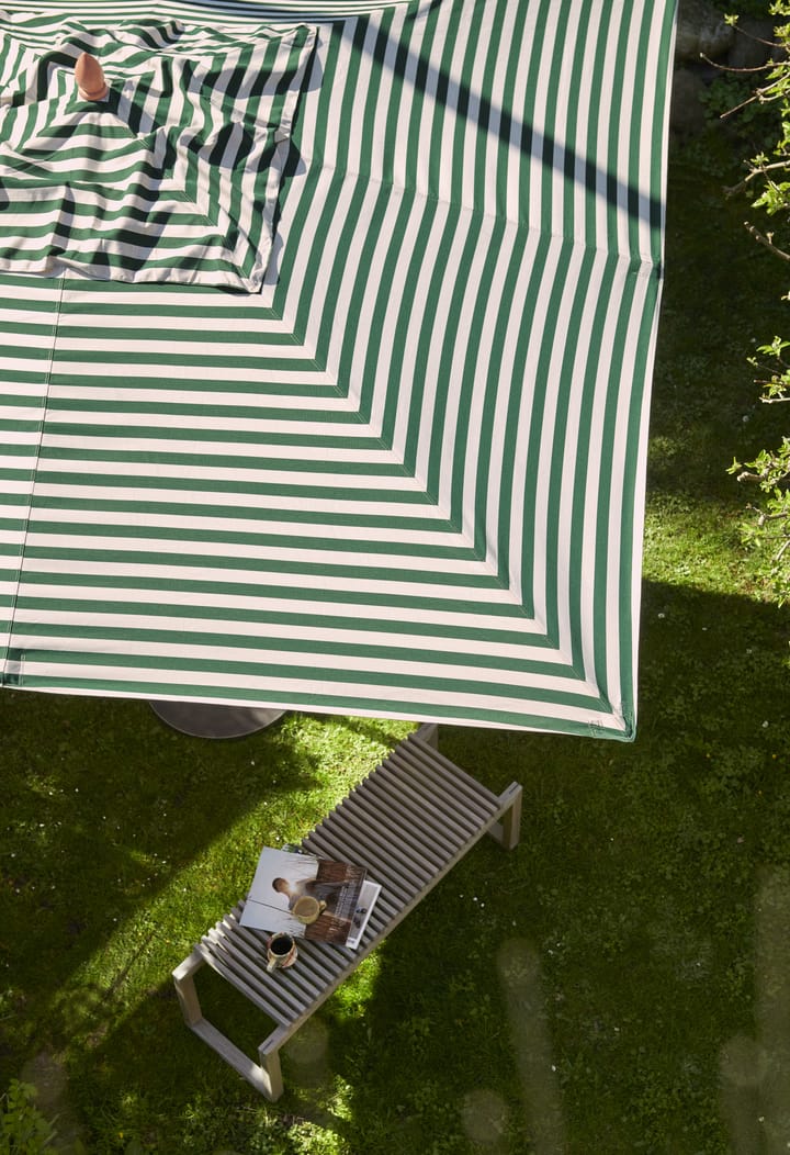 Messina parasoll, Light apricot/dark green, 300x300 cm Skagerak