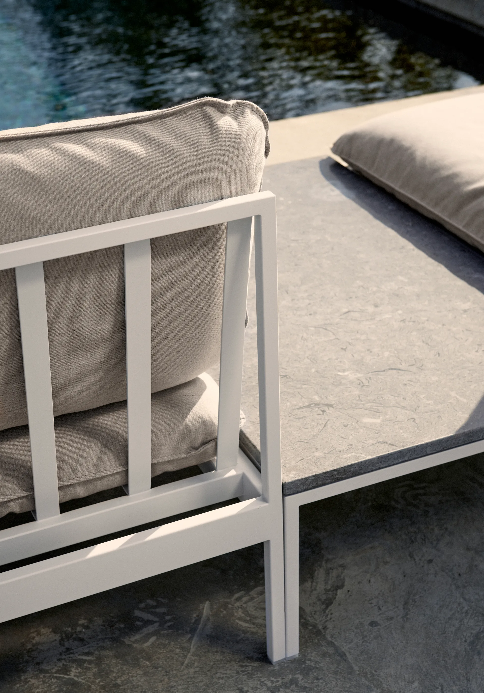 Bönan hörnmodul ljusgrå aluminium-beige linen,  Skargaarden