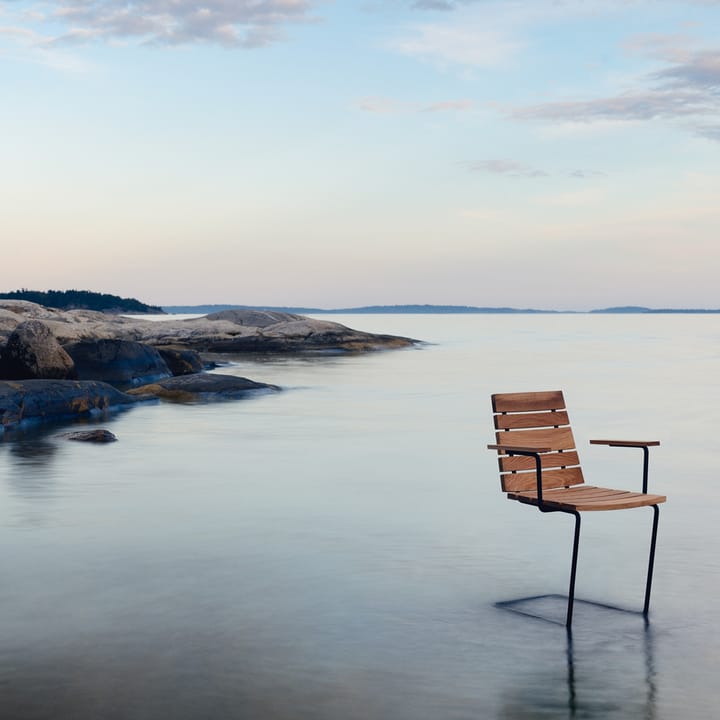 Grinda karmstol, Teak, svart stativ Skargaarden