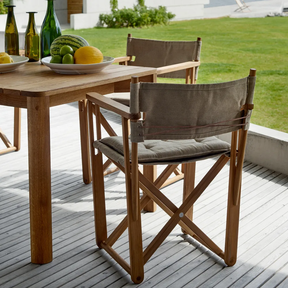 Kryss Dining karmstol, Sunbrella Ashe light grey, teak Skargaarden