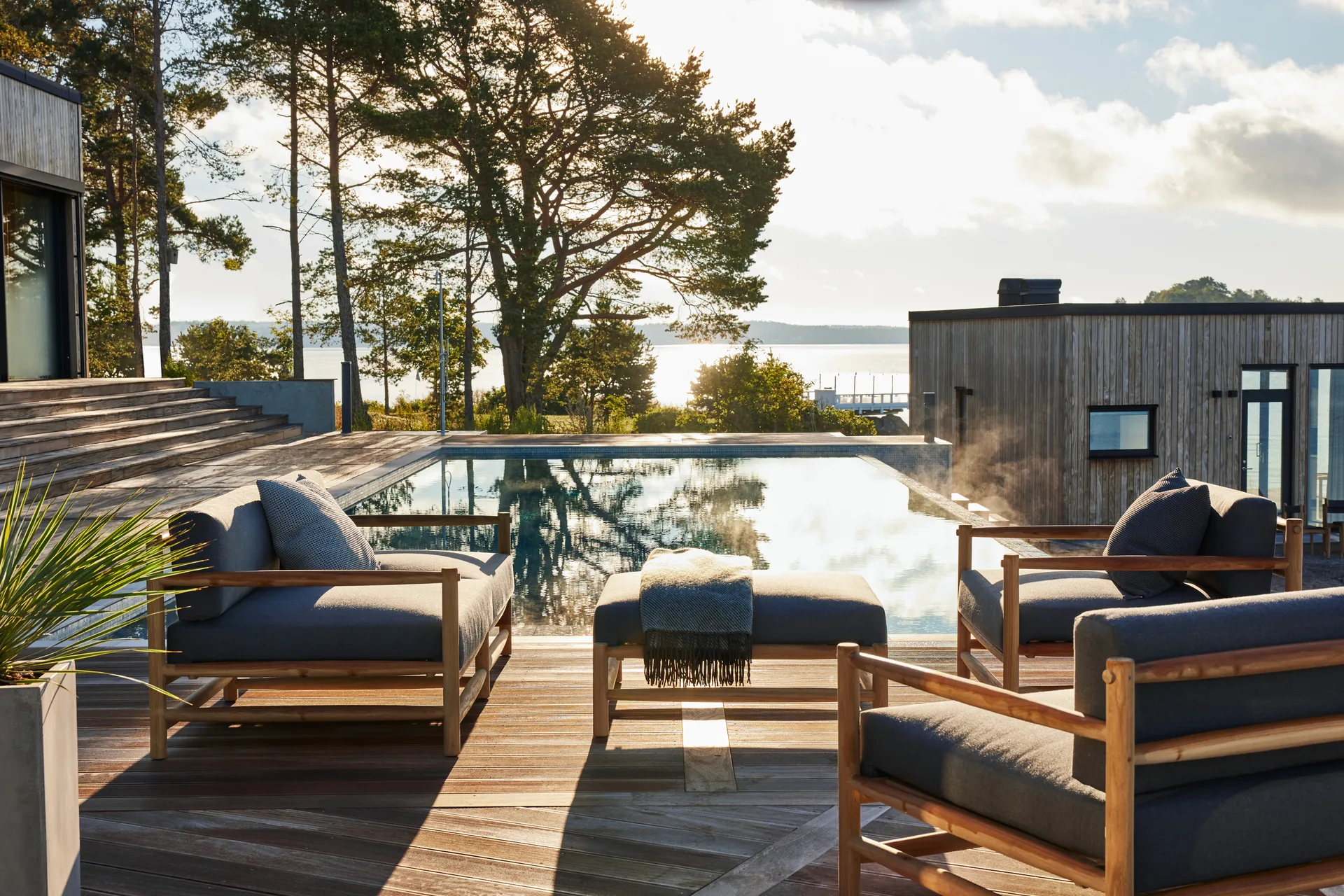 Saltholm ottoman teak-gråbrun dyna,  Skargaarden