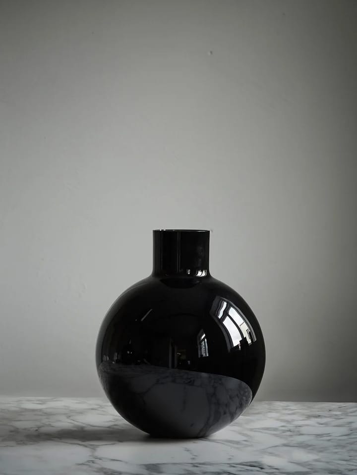 Pallo vas, Svart 31 cm Skrufs Glasbruk