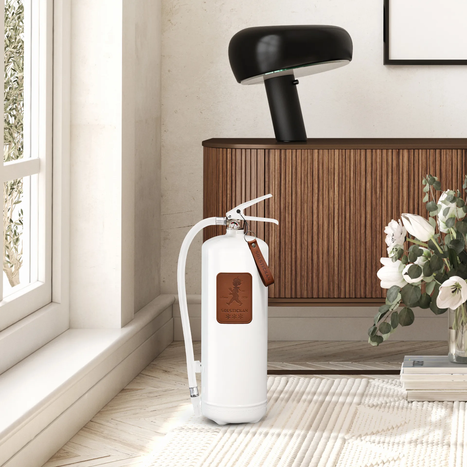 Solstickan brandsläckare 6 kg, Vit-mörkbrunt läder Solstickan Design