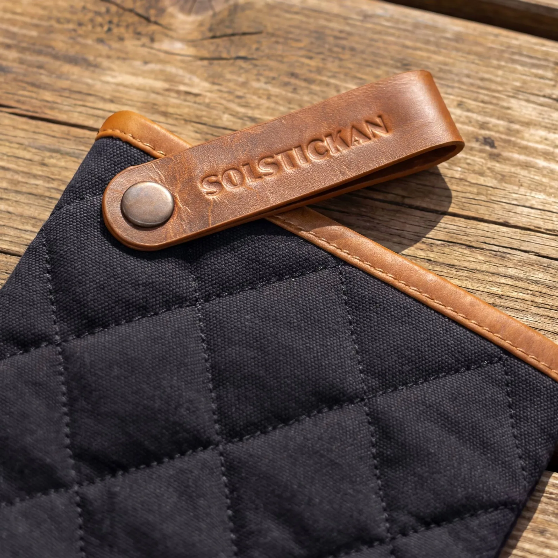 Solstickan grytvante canvas, Svart Solstickan Design
