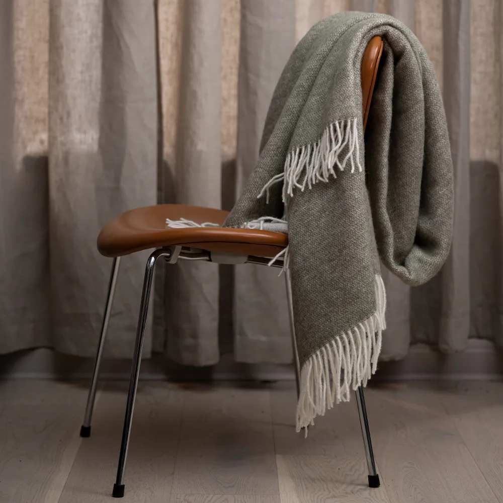 Wool pläd, olive & offwhite Stackelbergs