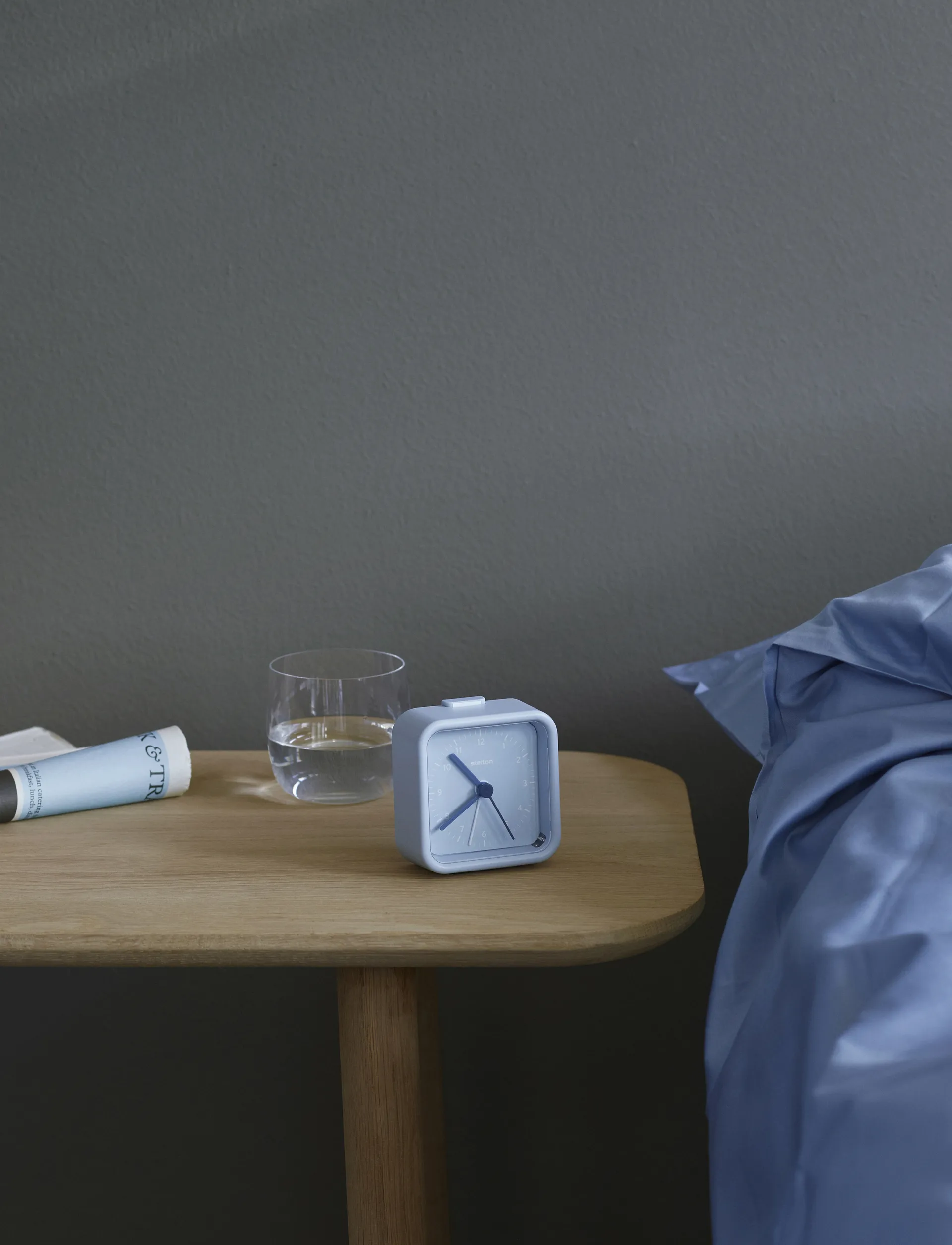 Okiru väckarklocka, Light blue Stelton