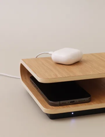 Ro trådlös laddare - Oak - Stelton