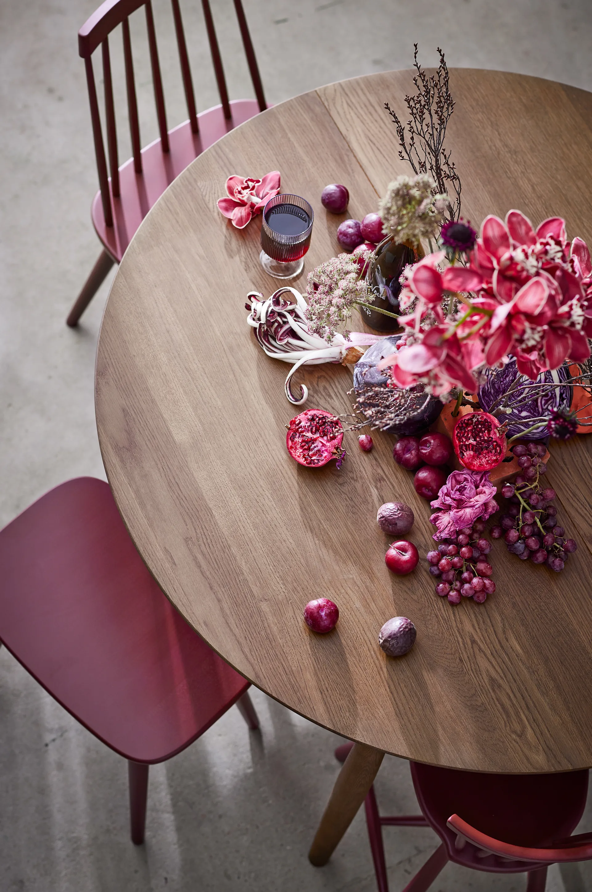 Carl matbord delbart Ø115 cm, Smoked oak Stolab