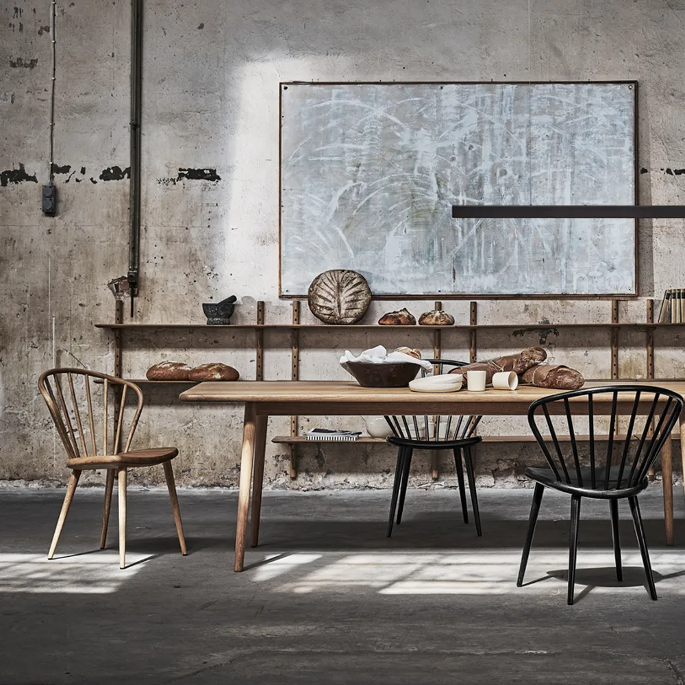 Ikon vägghylla, björk vitolja, djup 28cm Stolab