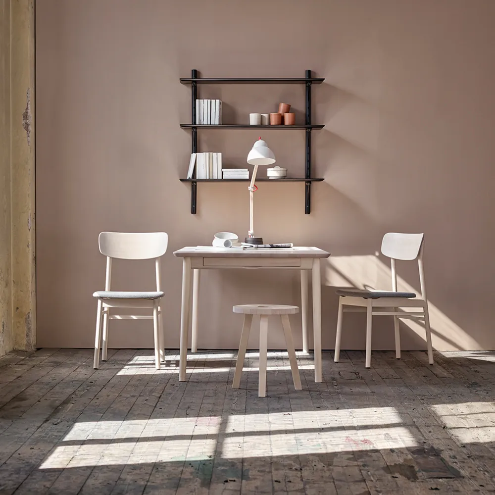 Ikon vägghylla, björk vitolja, djup 28cm Stolab