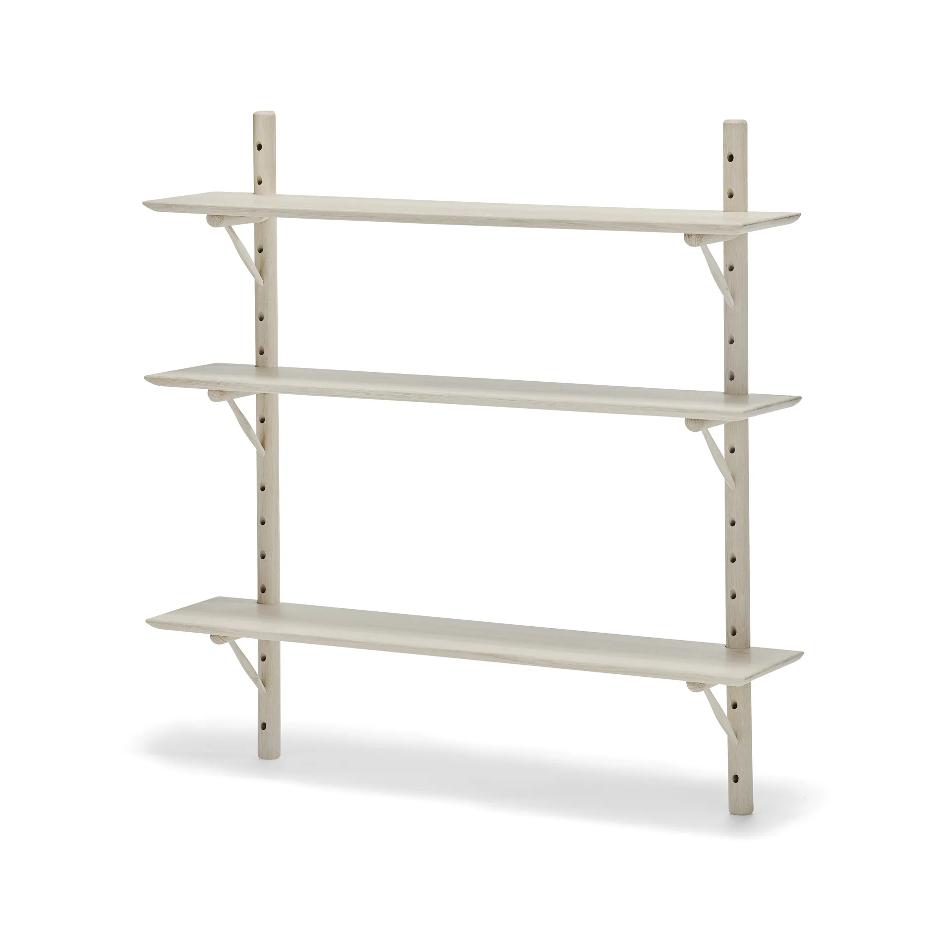 Ikon vägghylla, ek vitolja, djup 21cm Stolab