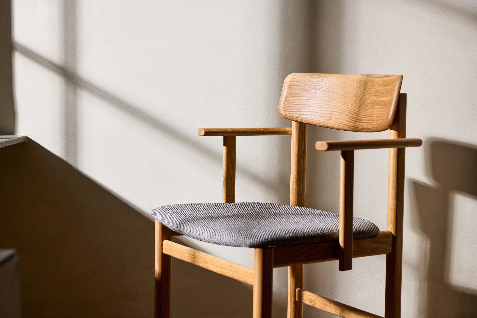 Pal karmstol, Ek naturell olja-Tornado V3576 Stolab